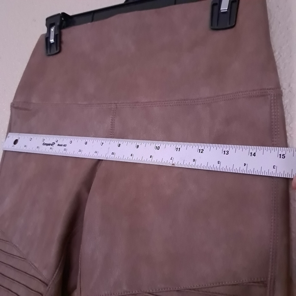 7 FOR ALL MANKIND capri legging size M coffee color Pleated Knit High Waist Moto - Picture 6 of 16